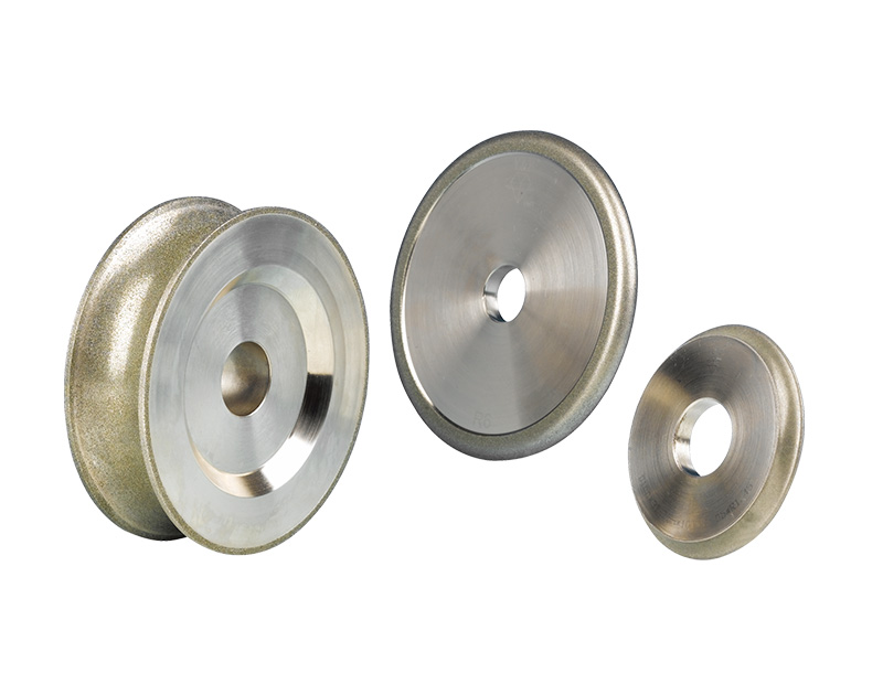 Forming electroplated diamond grinding wheel